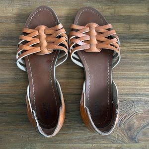 Open toe sandal with braid detail